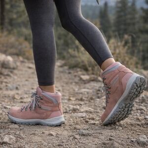 NWT Columbia Women's Pink and Gray Hiking Boots